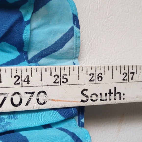 Lilly Pulitzer XS Blue Paisley Tunic Top - 3/4 Sleeve Asymmetrical Hem - Picture 5 of 8